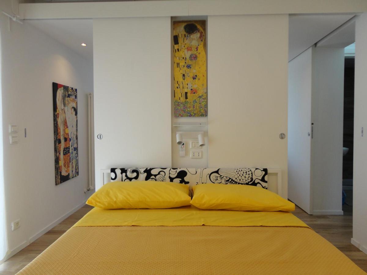 Casa Klimt Vicinissima Al Mare Parcheggio Privato Gratuito Se Disponibile Apartman Pescara Kültér fotó