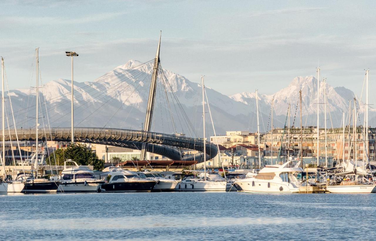 Casa Klimt Vicinissima Al Mare Parcheggio Privato Gratuito Se Disponibile Apartman Pescara Kültér fotó