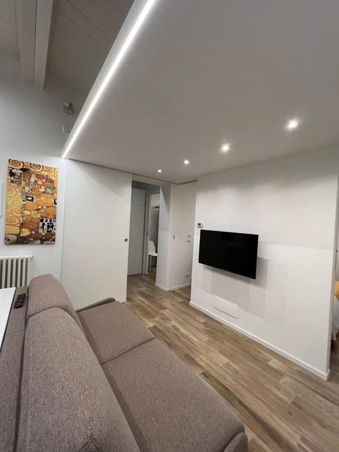 Casa Klimt Vicinissima Al Mare Parcheggio Privato Gratuito Se Disponibile Apartman Pescara Kültér fotó