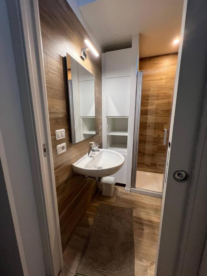Casa Klimt Vicinissima Al Mare Parcheggio Privato Gratuito Se Disponibile Apartman Pescara Kültér fotó