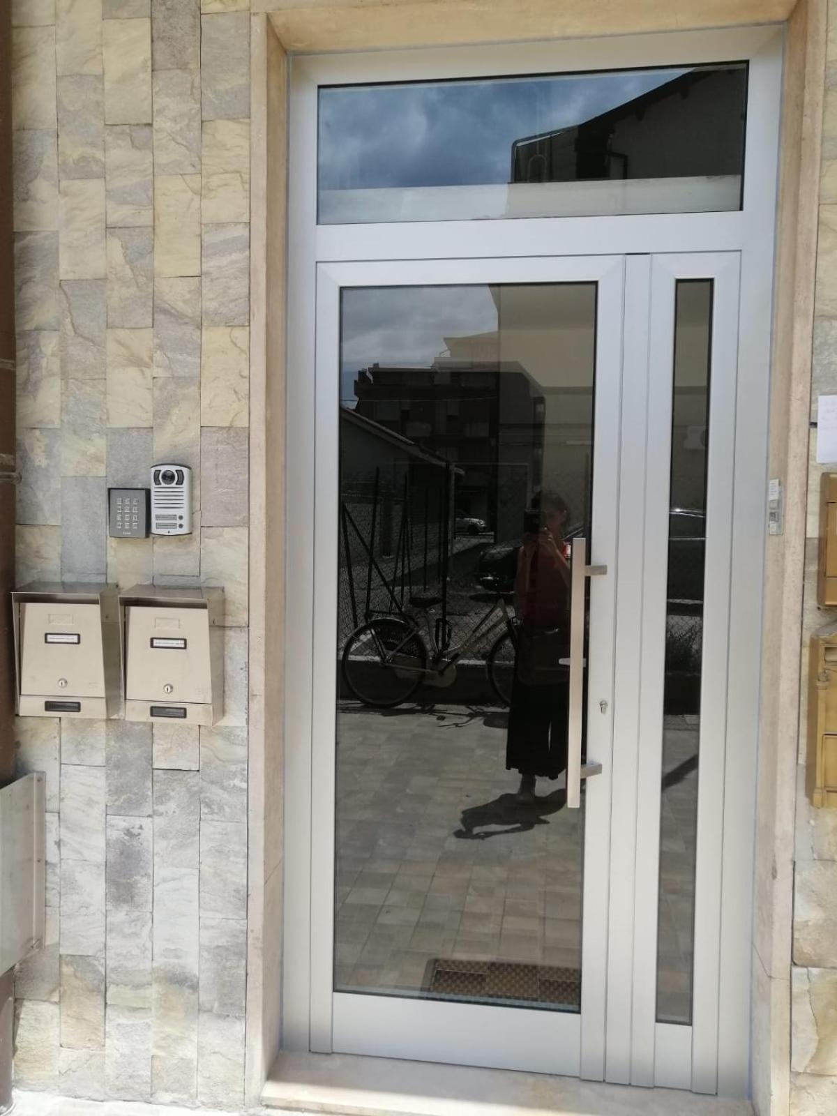 Casa Klimt Vicinissima Al Mare Parcheggio Privato Gratuito Se Disponibile Apartman Pescara Kültér fotó
